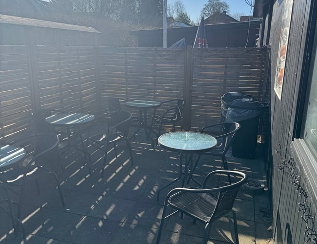 Indbringende grillbar – nem drift og attraktiv husleje