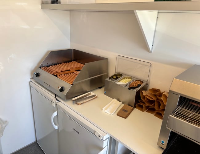 LONE'S PØLSEVOGN