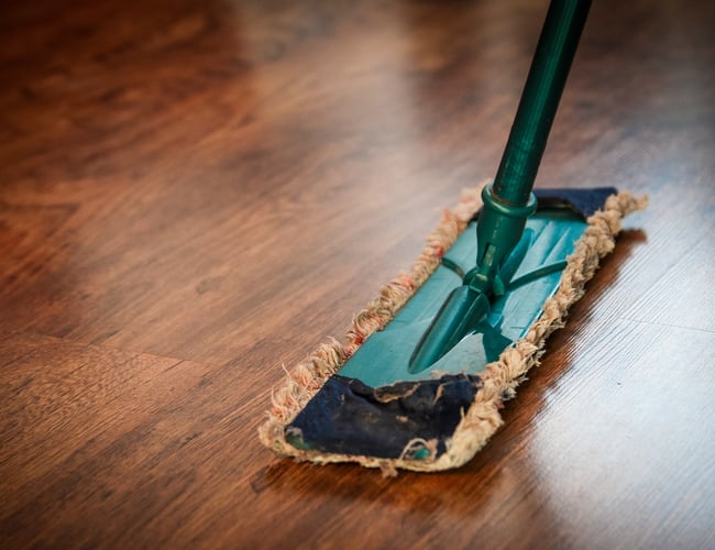 Mindre rengøringsselskab med gode stabile erhvervskunder - Århus