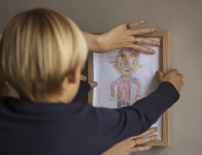 RAM'N – Elsket ramme til børnetegninger sælges