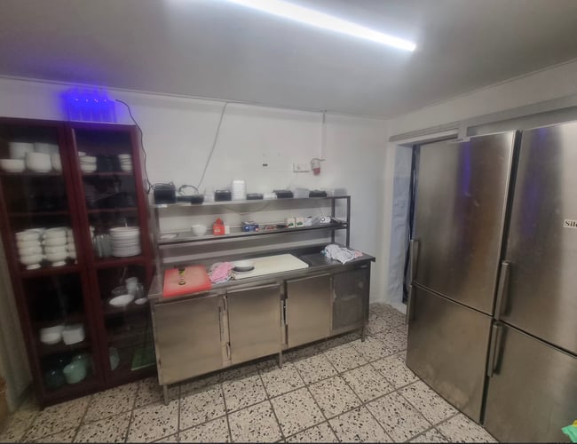 400m2 cafe/restaurant i Bogense til salg - God central beliggenhed. Både inde- og udeservering.