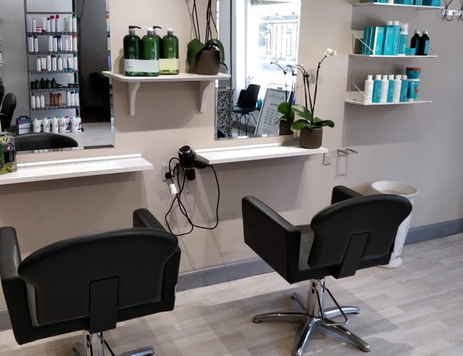 Frisør salon i Borup til salg - Overskud på 634.000 kr. 