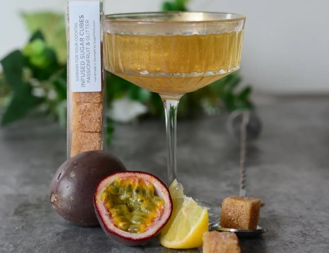 INSTANT COCKTAIL MAGIC - med sugar cubes fyldt med smag og pynt til dine cocktails