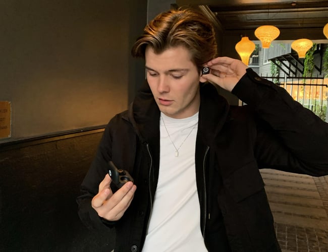 Køreklar dansk webshop med salg af trådløse høretelefoner *EGET BRAND*