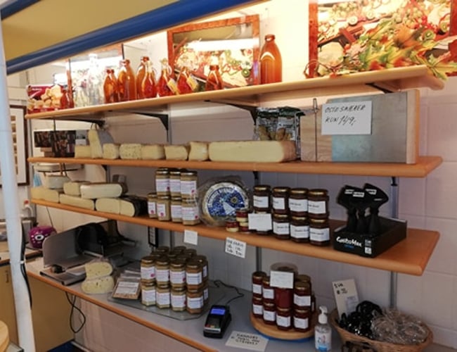 Ostebutik i attraktivt butikscenter i Århus N - 28 års ejerskab