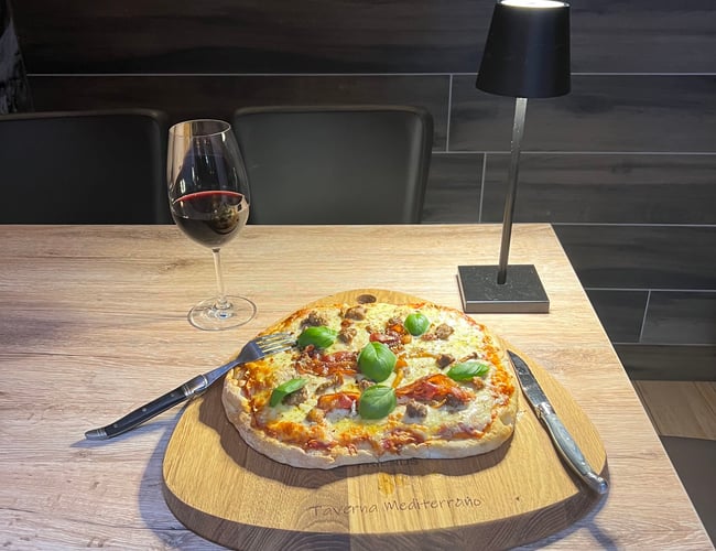 Succesfuld restaurant til salg centralt på torvet i Otterup på Nordfyn ( nedsat med 1 million kr fra 1.895.000,- til 895.000,- )