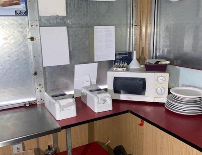 Unik og charmerende grillkiosk sælges til højestbydende