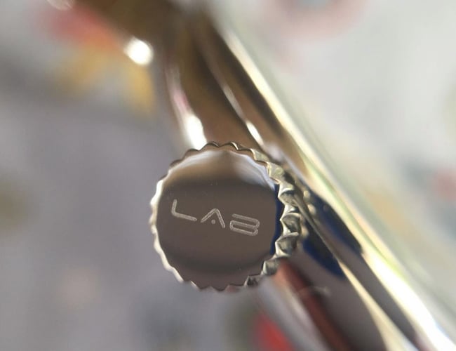 Innovativt websalg af URE - skab dit eget design med få klik med musen.