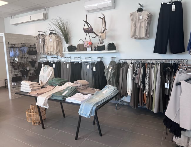 Facebook + IG kanal fra Modetøjsbutik til kvinder med 16000 følgere