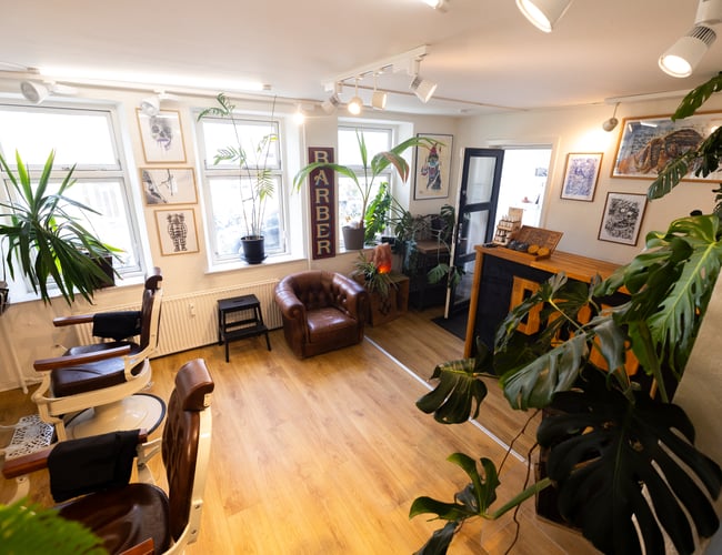 Overtag en veletableret barbershop i Aarhus C, indtjening fra dag 1