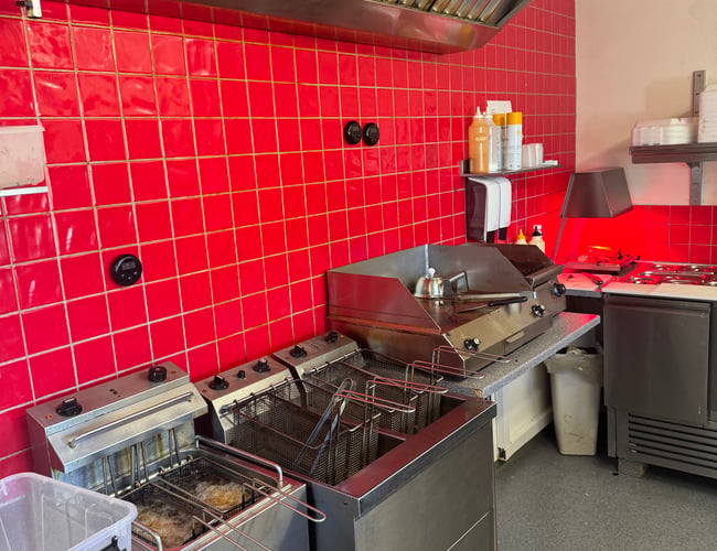 Indbringende grillbar – nem drift og attraktiv husleje
