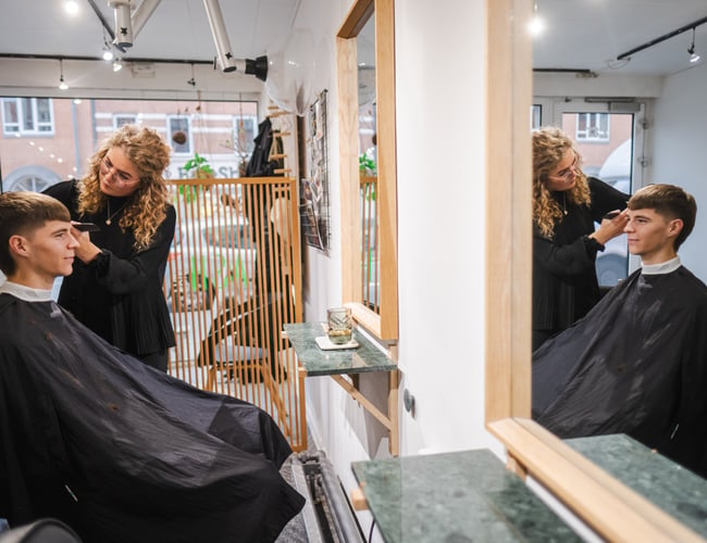 Populær frisørsalon med stort kundekartotek på Frederiksbjerg, Aarhus.