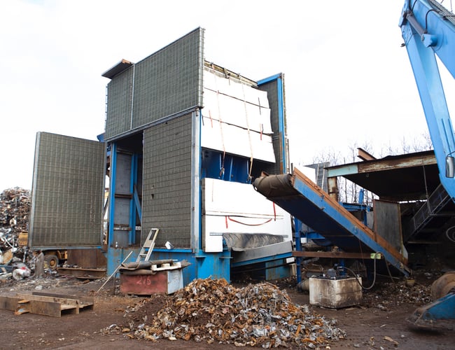 Etableret Skrothandler med metpro hammermill shredder - Skrot fra både virksomheder, kommuner, affaldsselskaber og private. 