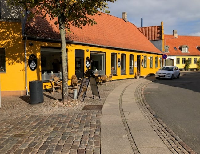 Ejendomsselskab sælges