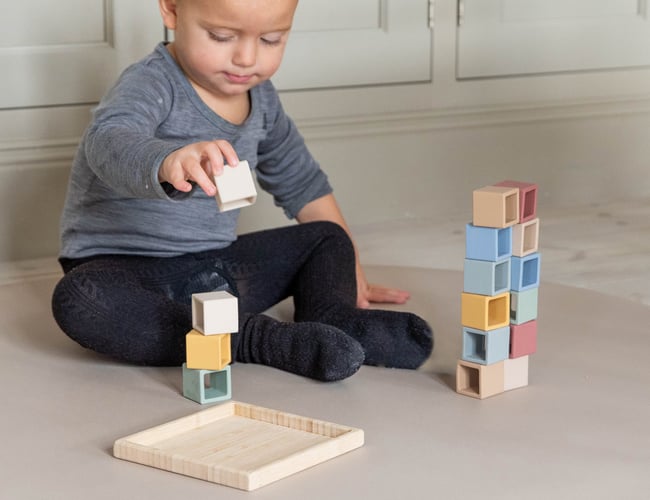 Børnebrand Everleigh & Me inkl. Webshop: Stoleunderlag og funktionelle børneprodukter