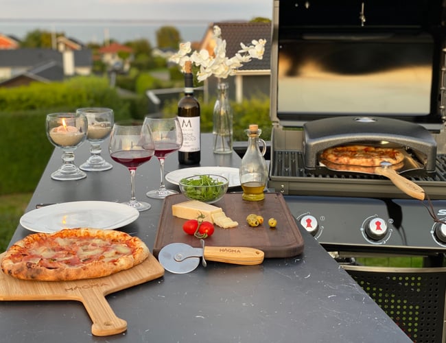 Magma-pizzaovn.dk - Pizzaovn til grill og accessories i eget mærke