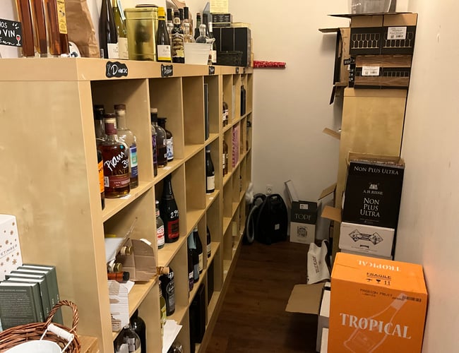 Rønde Vild med vin butik sælges SPOTPRIS