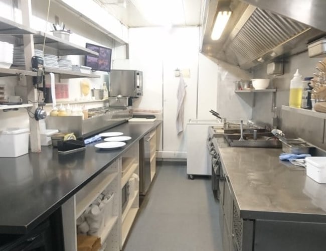 Burger hytten - Ægte amerikansk diner - Lige ved Køge bugt - Daglig Oms: 12.000,- kr. - Til afståelse