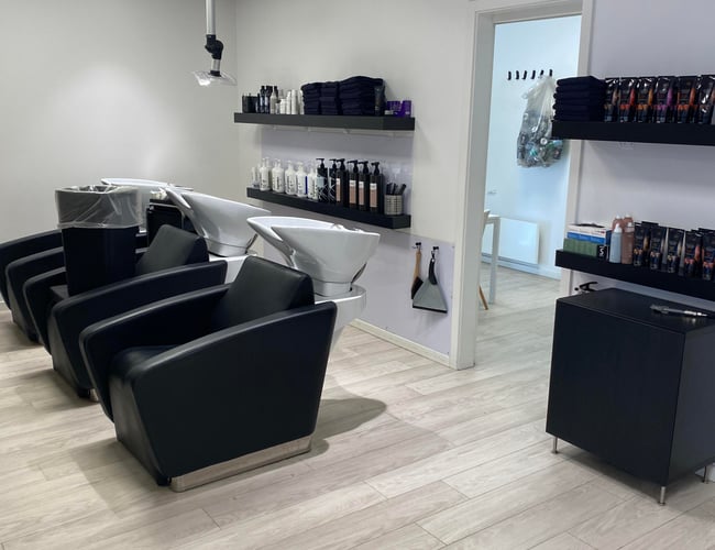 Frisørsalon i Allerød/Lillerød til salg - med altid gode bookede lister