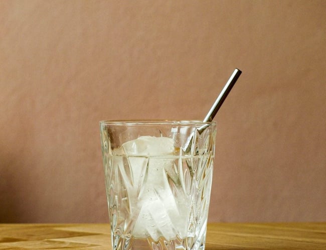 Flot webshop med alsidigt virksomhedsnavn og ULR -  Salg af alkoholfrie drikkevarer