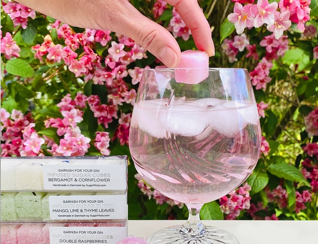 INSTANT COCKTAIL MAGIC - med sugar cubes fyldt med smag og pynt til dine cocktails