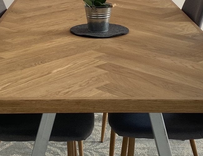 Ourfurniture.dk - designer og producerer møbler, som er helt unikke.