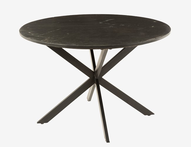 Webshop med møbler, interiør og belysning - Har omsat for 10.000 kr. 