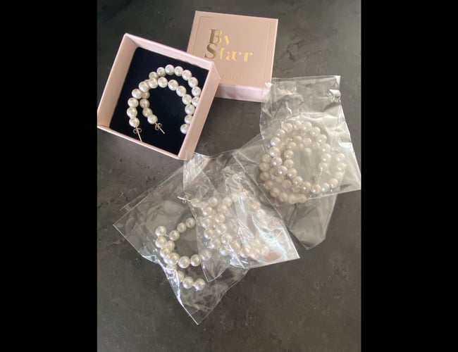 Varelager med tøj, sko og accessories