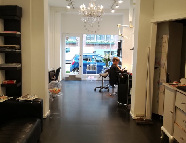 Frisør med Bedste beliggenhed, lav husleje/god omsætning 