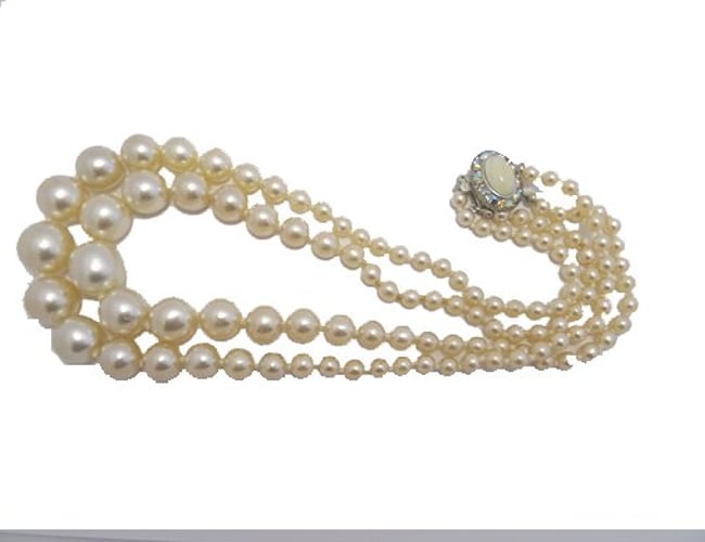 Smykkeshop med håndlavede bæredygtige og unika-smykker