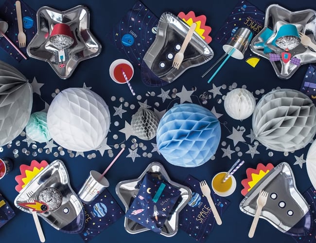 Webshop med salg af kostumer og fest tilbehør sælges.