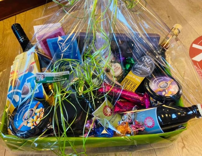 Stor kiosk/specialbutik i Horsens med webshop sælges pga sygdom. - Overskud før skat: 650.000 kr.