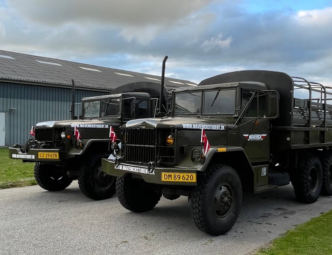 Mindre Studenterkørselsvirksomhed med 2 lastbiler til salg!