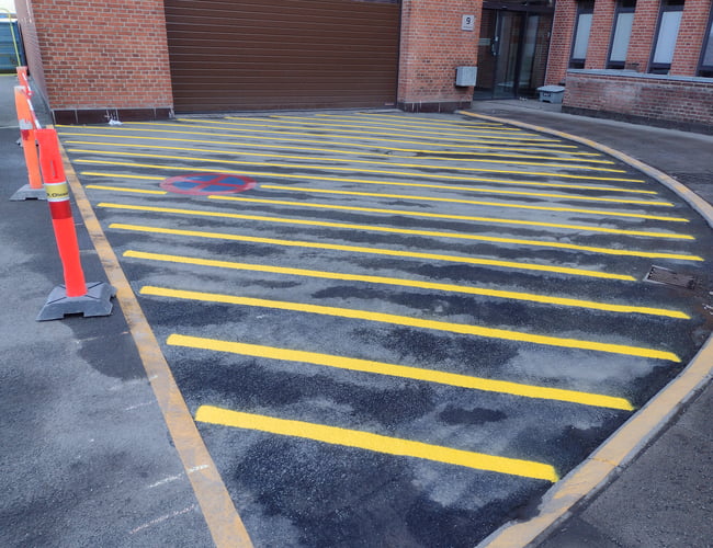 Etableret vejvedligeholdelsesfirma - asfaltreparation og vejstriber. Stort potentiale for bedre indtjening 