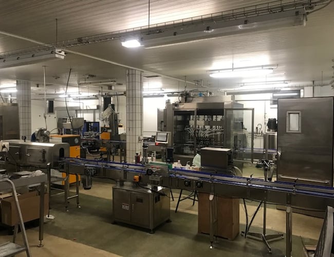 Fuld automatisk produktionslinje til: (Drikkevarer, Kombucha, Ice Tea, Ketchup, Mayonnaise og andre dressinger.) 