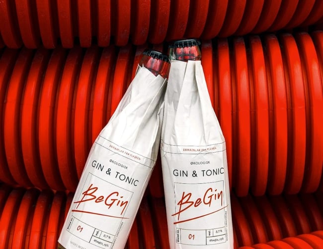 Overtagelse af drikkeklart gin & tonic koncept 