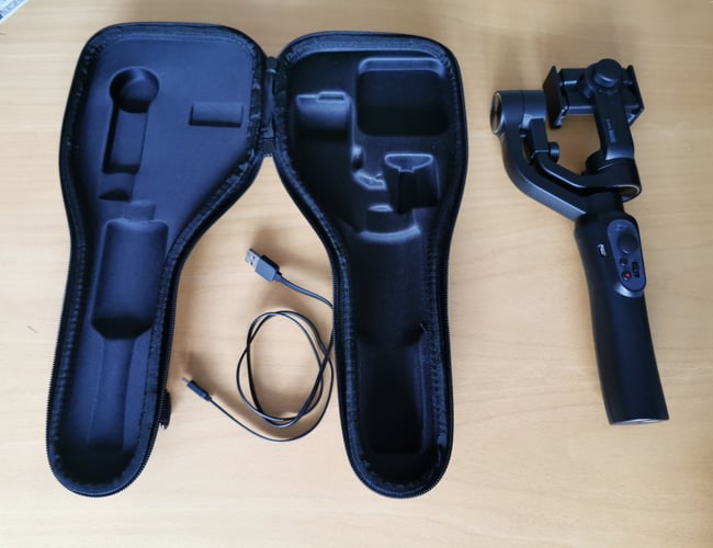 Dronevirksomhed med tilhørende website, drone og gimbal