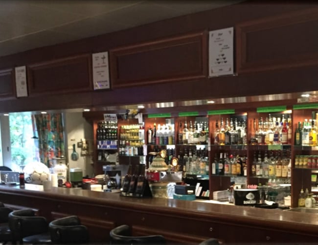 Center Pub i Storkøbenhavn - mulighed for madvareservering - årlig overskud på: 575.000 DKK 