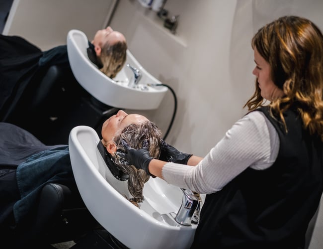 Populær frisørsalon med stort kundekartotek på Frederiksbjerg, Aarhus.