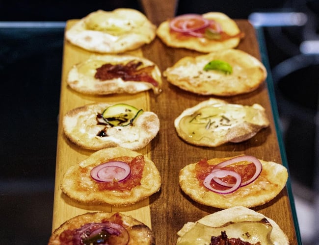 Flot italiensk pizzaria i Frederiksberg mad & kulturhus med ELLER uden maskiner