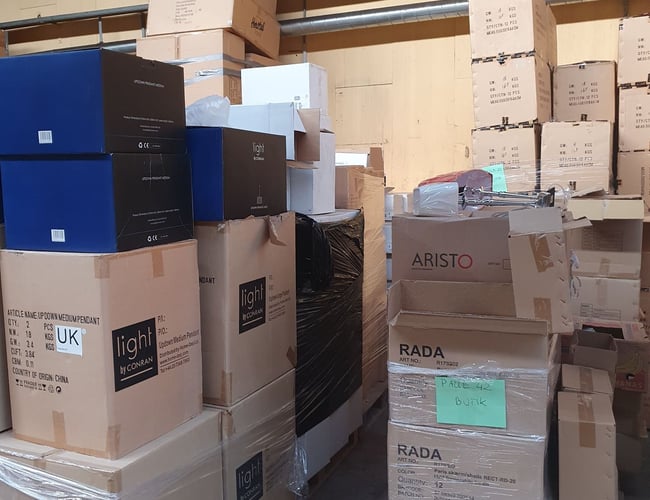 Større lampeparti med kvalitetsmærker klart til salg