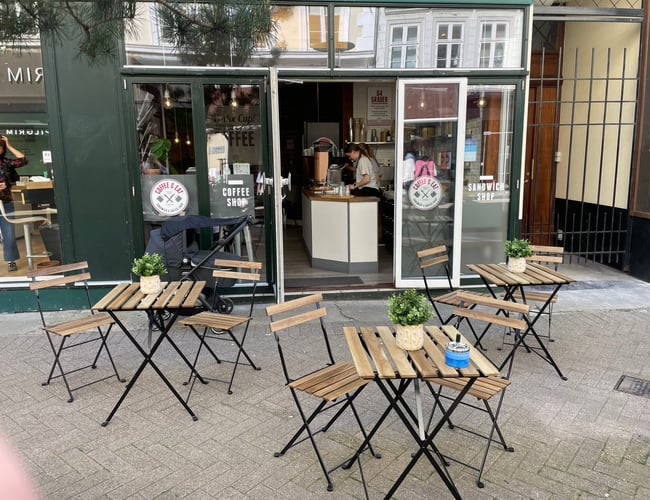 Hyggelig Café i gågaden i Odense
