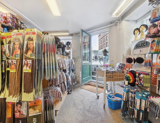 Frisør sælges i hjertet af København til 0 kr. - Køb andelen og få hele butikken med gratis - København N