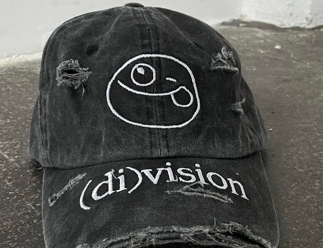 Salg af (di)vision varelager (jakker, trøjer, kasketter, lidt blandet) 