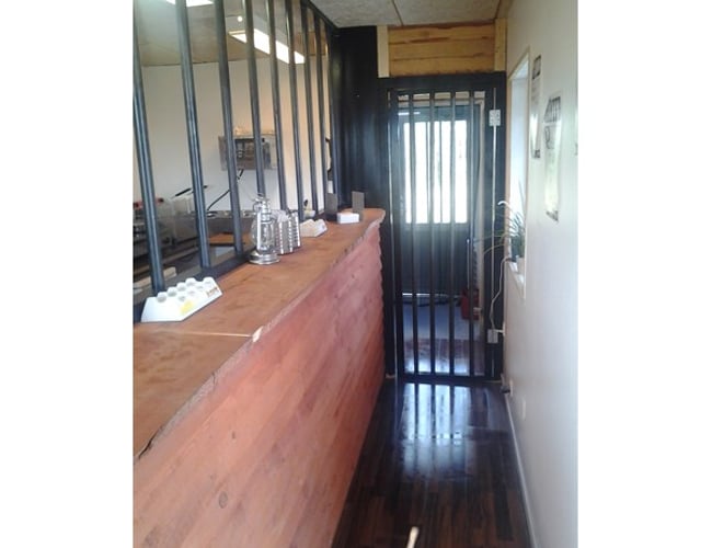 Opsætnings parat, komplet grillbar pavilion inklusiv udstyr