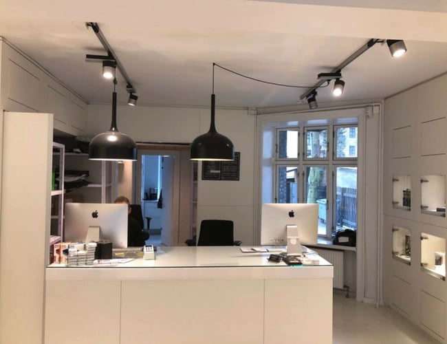 IT forretning til salg - Afståelse - Falkoner alle / Frederiksberg. BYD!