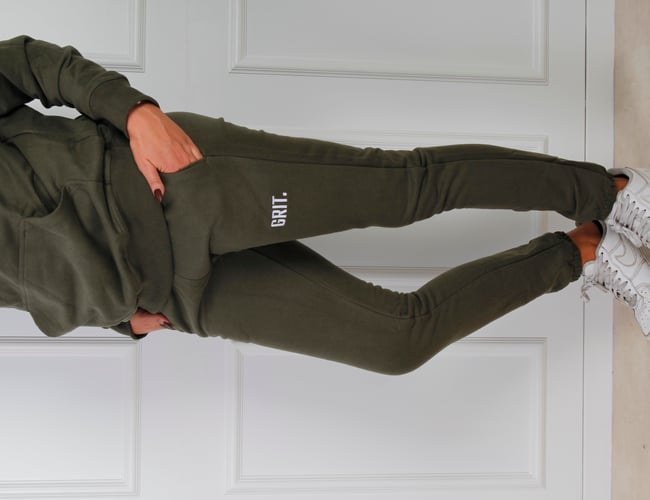 Salg af varelager med unisex sportswear tøj