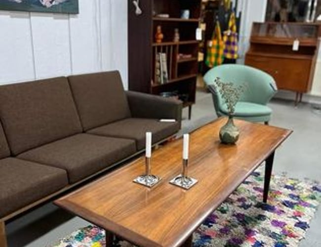 Bliv ejer af en eftertragtet Retro & Design møbelforretning med stor eksport