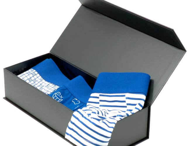 Salg af varelager med sokker og underbukser