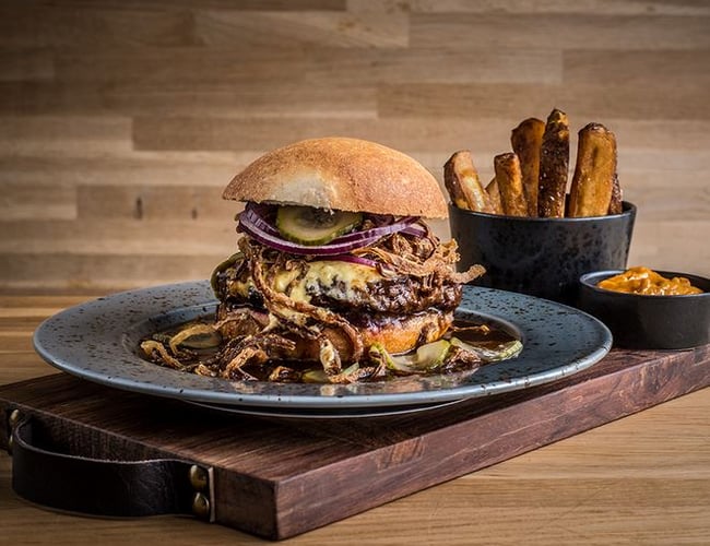 The Burger Joint ApS til salg med forretningsforbindelser mv.  - 6000 følgere på facebook.